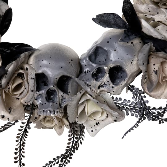 16" Double Skull & Gray Roses Halloween Wreath